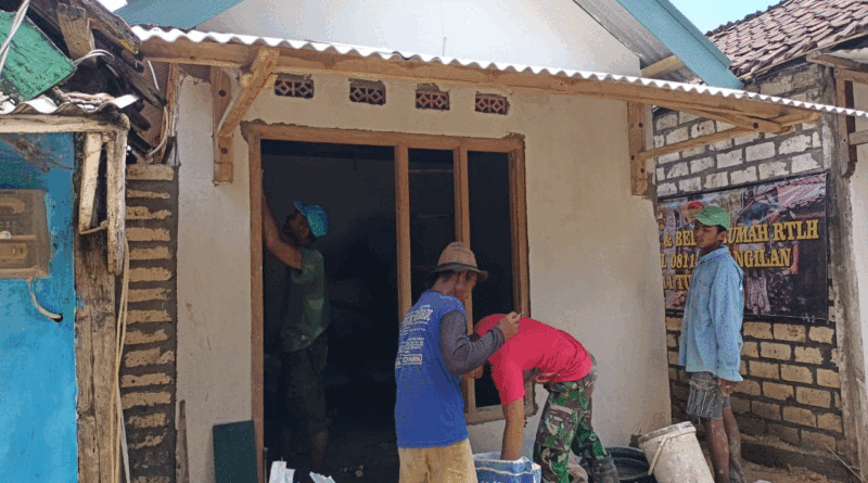 Progres Bedah Rumah Program Babinsa Masuk Dapur Warga Kodim 0811 Tuban di Wilayah Koramil 10 Bangilan Capai 75 Persen